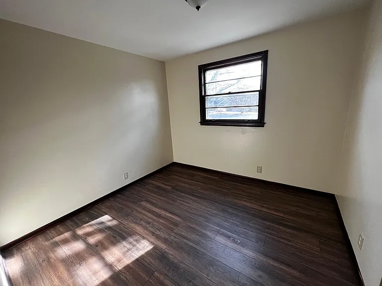 5002 Whispering Hills Ct — Photo 9