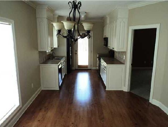4th image of 308 Green Meadow Dr