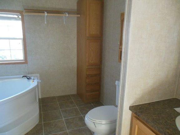 5th image of 120 Maple Run Dr