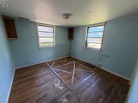 4th image of 63 Cline St