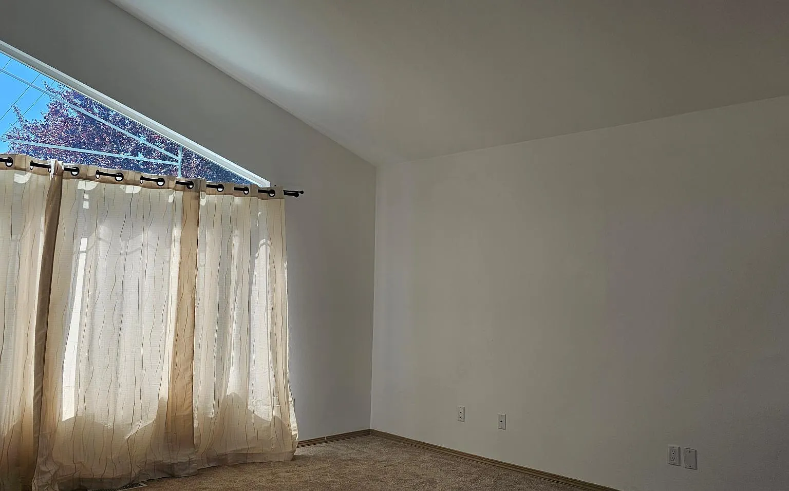 3 bed, 2.5 bath, 1520 sqft, $3,600 — Photo 1