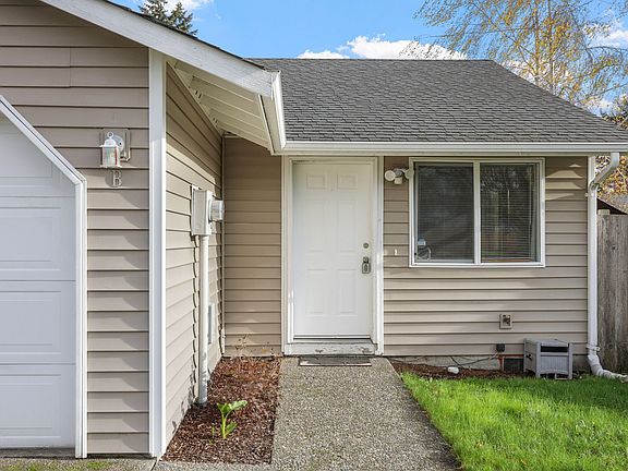 2nd image of 4938 Wilshire Ct SE #B