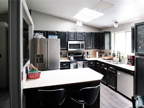 5th image of 9296 Oneida Cir NW