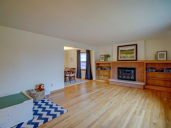 3rd image of 5817 Driftwood Ave