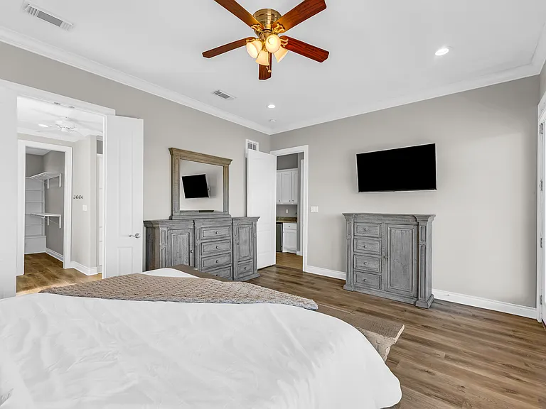 25043 Sausalito Dr — Photo 42