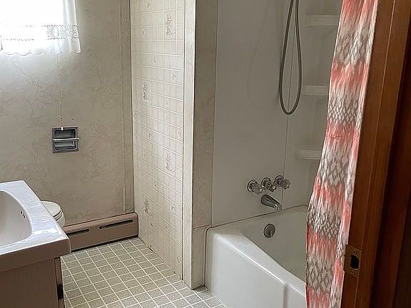 4th image of 305 Coleman St