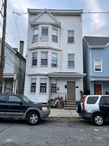 18 Highland Ave, Newark, NJ, 07104