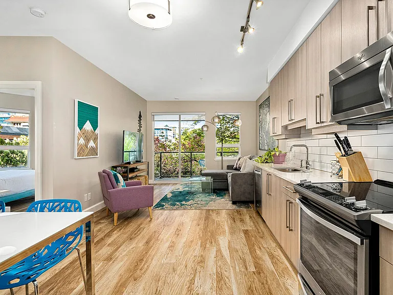595 Pandora Ave #303 — Photo 5