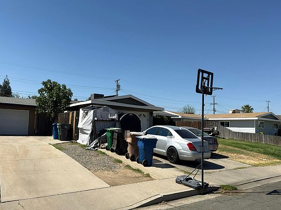 3rd image of 921 Sheridan Ave