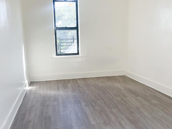 4th image of 10224 85th Dr APT 4C