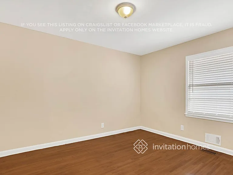 1925 Hooper St — Photo 8