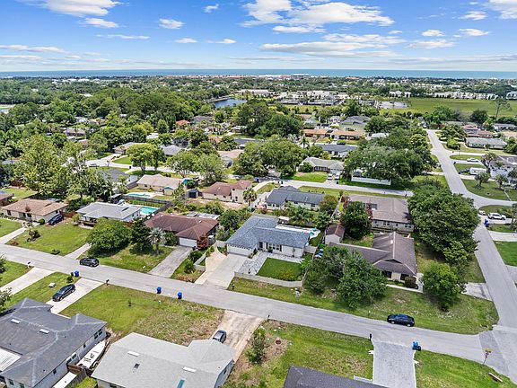 3rd image of 18 Ladyfish St