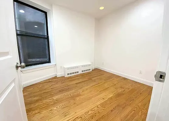 Rented by EastMount Realty LLC | media 25