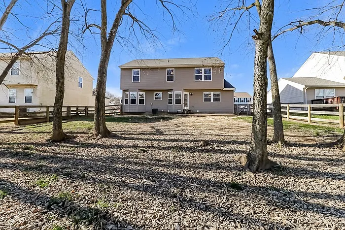 410 Princeton Dr — Photo 12