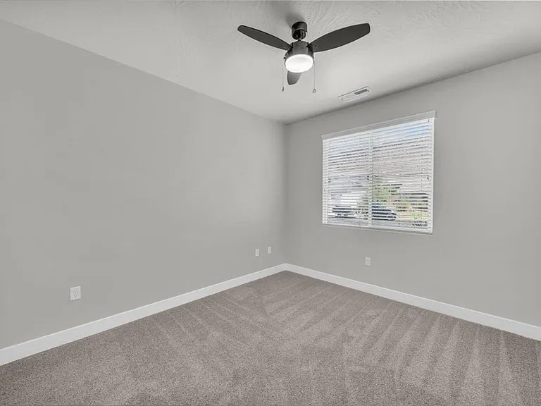 2792 S 3250 W — Photo 25