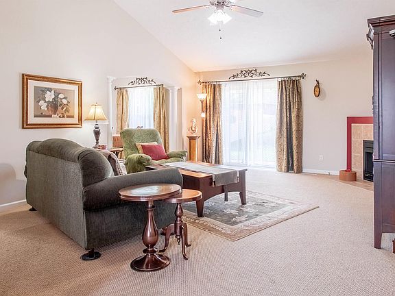 3rd image of 9218 Arbor Grove Ct