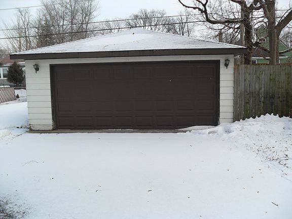 2nd image of 187 S Villa Ave