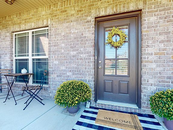 3rd image of 216 Waldronview Dr