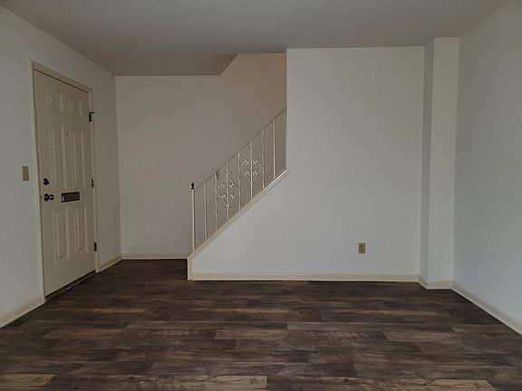 2nd image of 118 Garden Ave