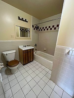 5th image of 32-15 38th Ave #207