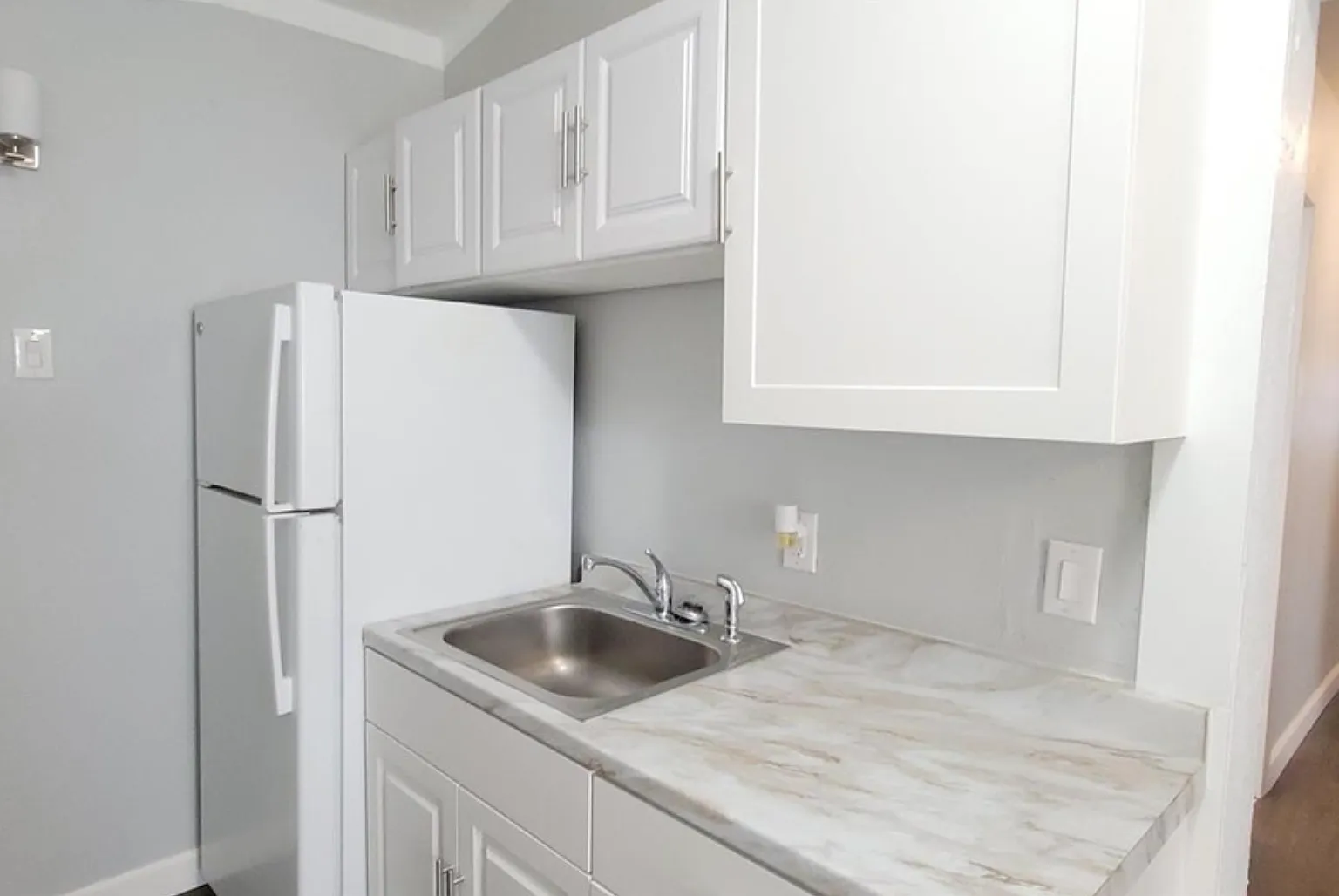 3 bed, 1131 sqft, $2,639 — Photo 3