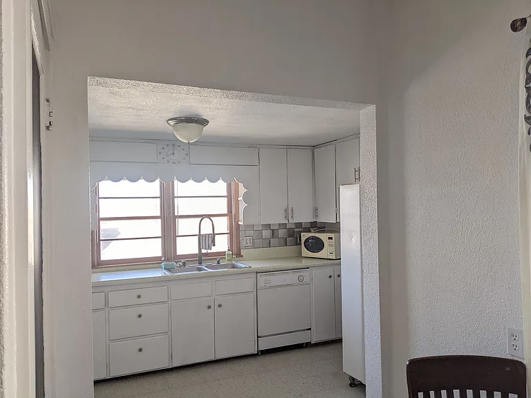 712 South St #A — Photo 4