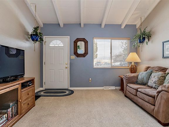 5th image of 975 S Miller Way