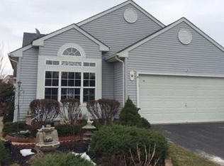 4 Cabernet Ct, Monroe Township, NJ 08831