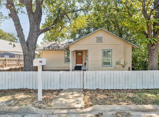606 E Pecan St, Taylor, TX 76574