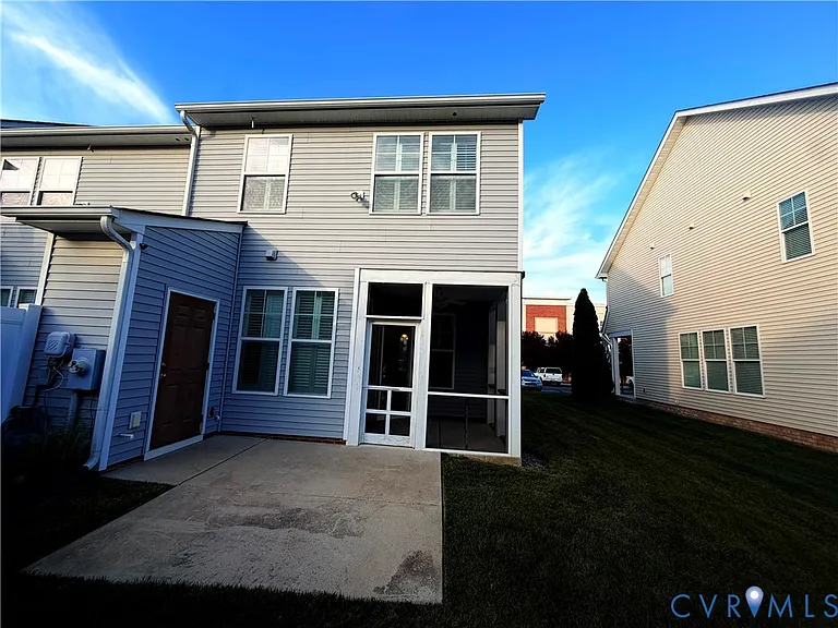 8217 Center Path Ln — Photo 14