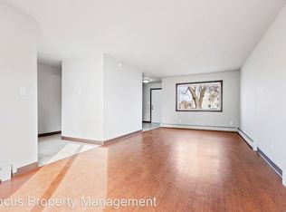 2021 Vine St, Green Bay, WI 54302