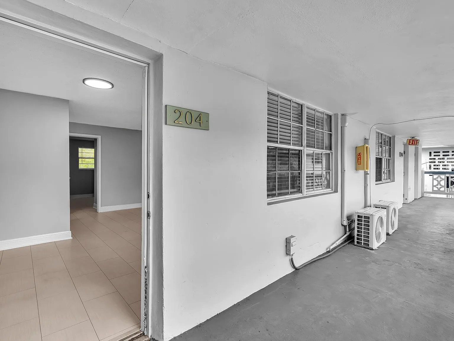 2 bed, 1.0 bath, 900 sqft, $1,950 — Photo 4