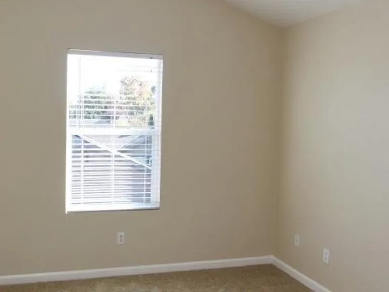 2042-2040 Northfield Dr — Photo 5