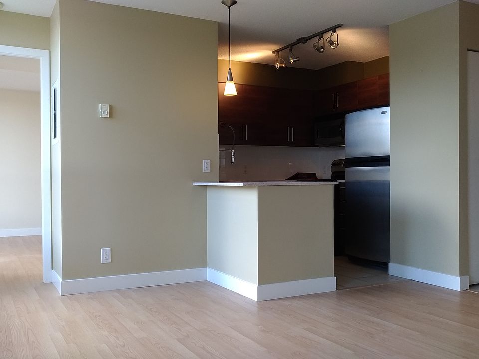 1st image of 833 Agnes St #1