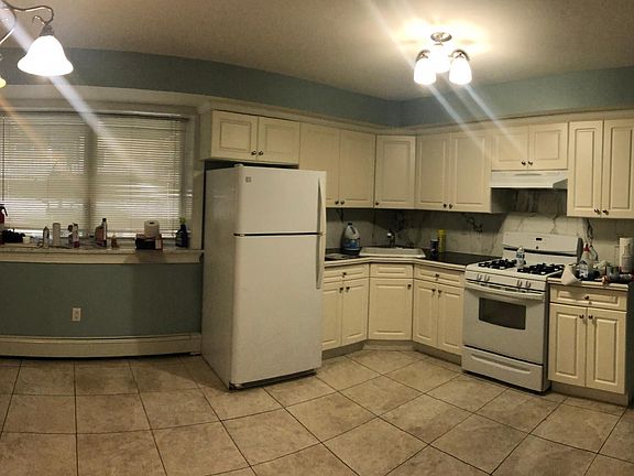 3rd image of 783 Midland Ave