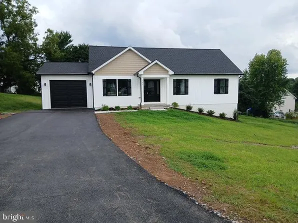 104 Harrison St, Mount Airy, MD 21771