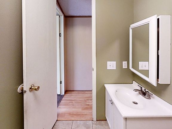 2nd image of 3909 Weston St