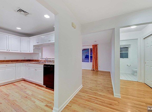 4th image of 8 Legend Hills Dr #8