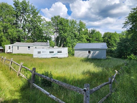 2nd image of 24 Braggs Bay Road
