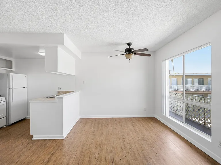 475 E Foothill Blvd — Photo 17