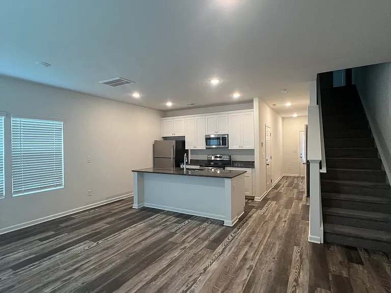120A Fosters Glen Pl #120A — Photo 4
