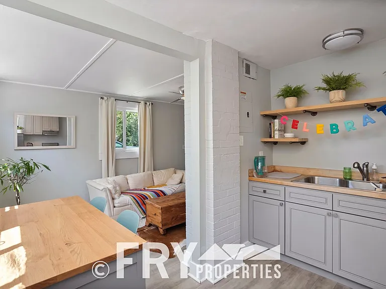 3224 Perry St #B — Photo 11
