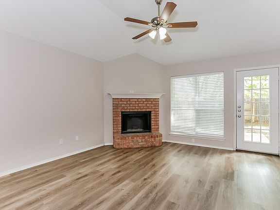 3rd image of 6005 Castanada Dr
