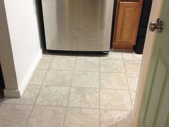 Hallway between the living area, bedroom and bathroom.