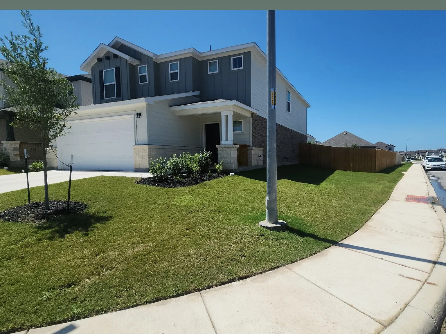 4 bed, 2331 sqft, $1,250 — Photo 3