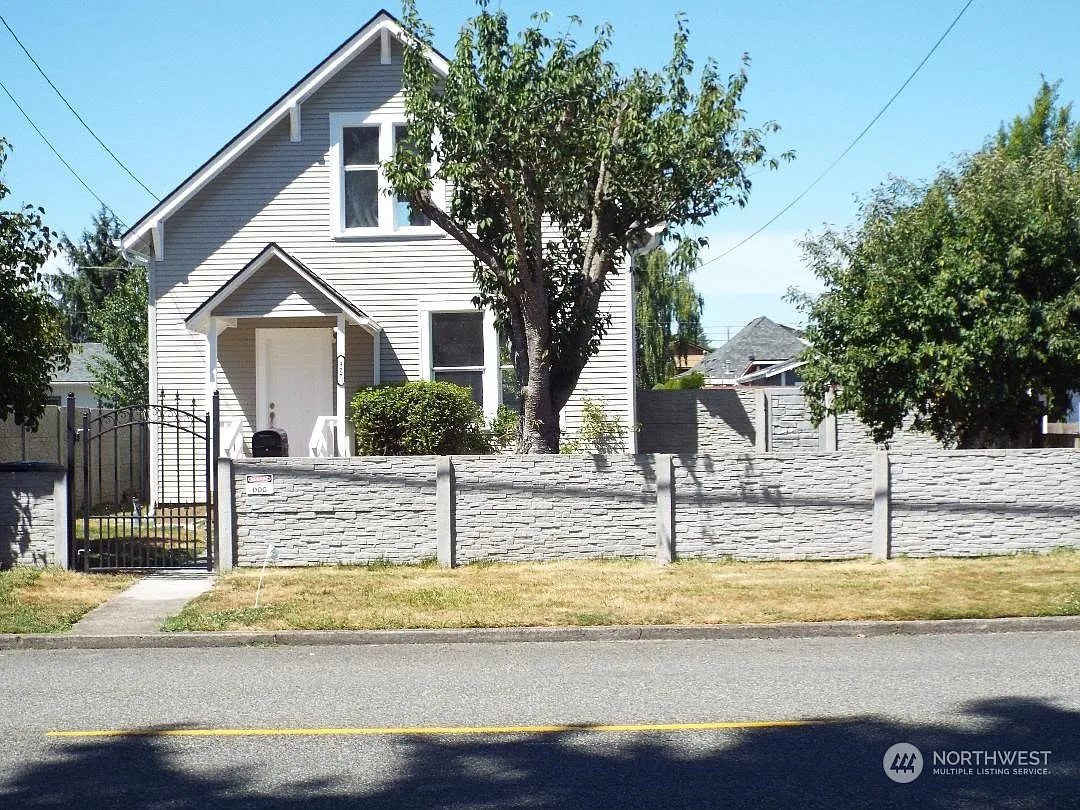 927 7th Avenue SW photo 1