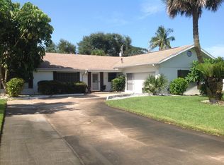 241 Curacau Dr, Cocoa Beach, FL 32931