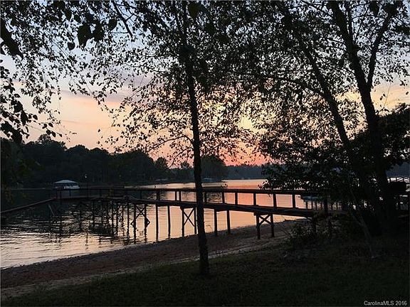 3rd image of 294 Tennessee Cir