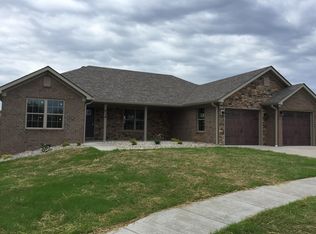 934 Cabernet Dr, Berea, KY 40403