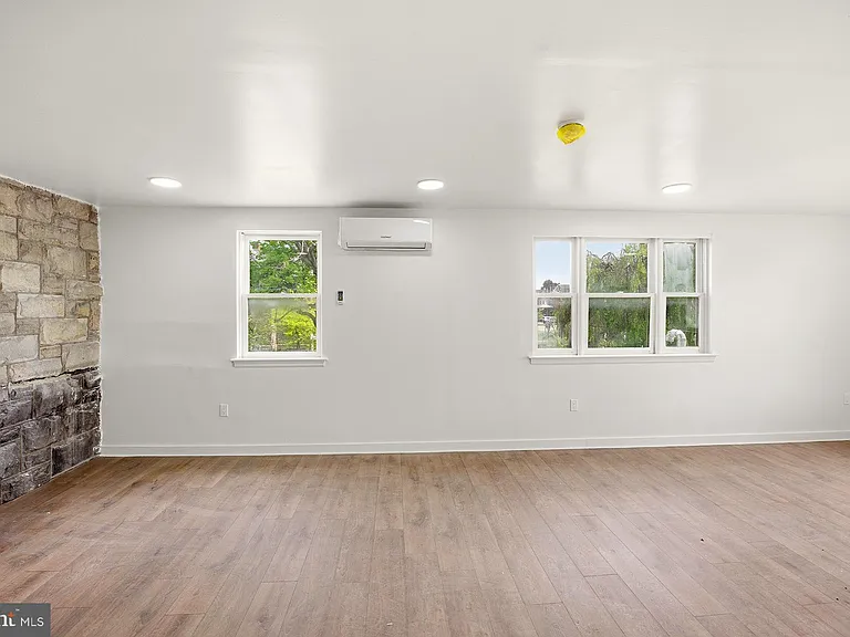 6012 Ridge Ave #6 — Photo 5